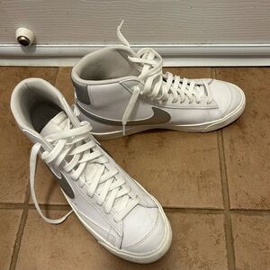 Women's Nike Blazer Mid '77 ESS